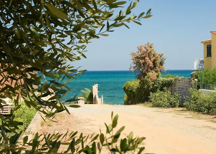 Villa Private Pool And Waterfront