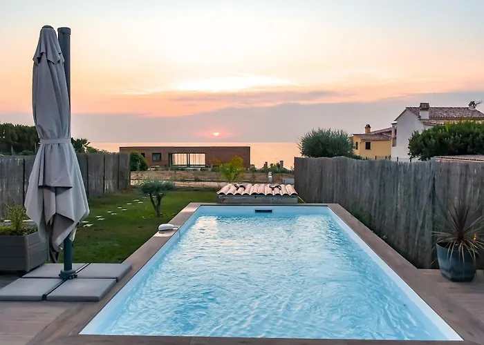Villa Private Pool And Waterfront *